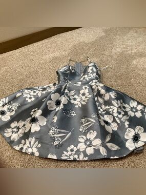 Junior 3/4 B. Darlin Gray White Floral Dress short zip lace back homecoming prom